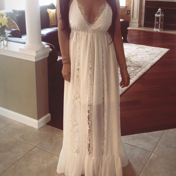 White long dress - Picture 2 of 5